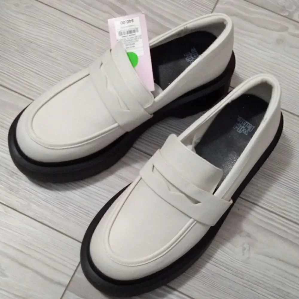 (32-3406) Women's Lacey Loafer Flats - Wild Fable Sz 11